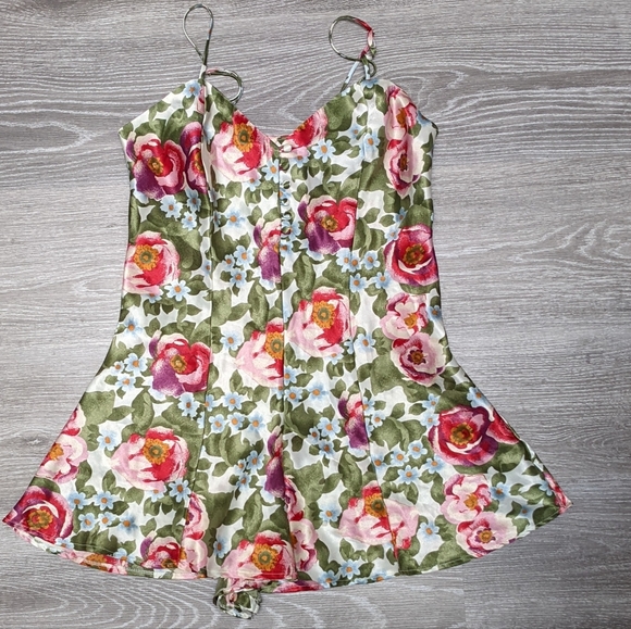 [💲3 / $20] CACIQUE Lingerie Floral Romper - Picture 1 of 3